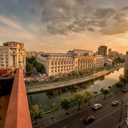 Baroque Splendor: Breathtaking Views & Design Apartment Букурещ Екстериор снимка