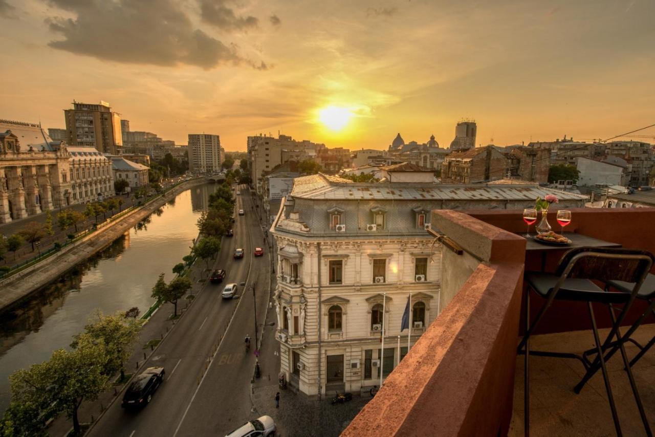 Baroque Splendor: Breathtaking Views & Design Apartment Букурещ Екстериор снимка