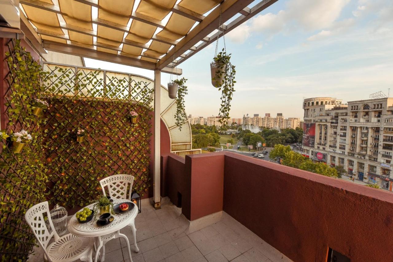 Baroque Splendor: Breathtaking Views & Design Apartment Букурещ Екстериор снимка