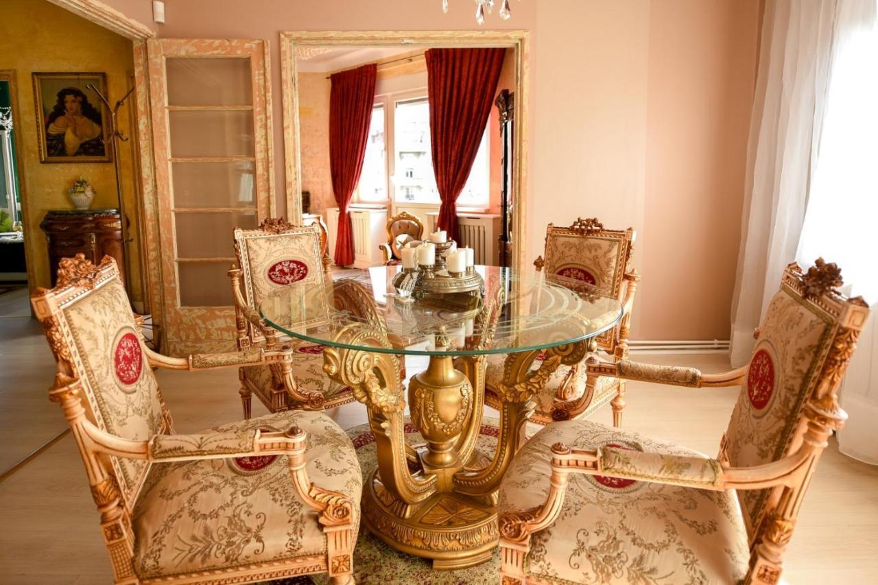 Baroque Splendor: Breathtaking Views & Design Apartment Букурещ Екстериор снимка