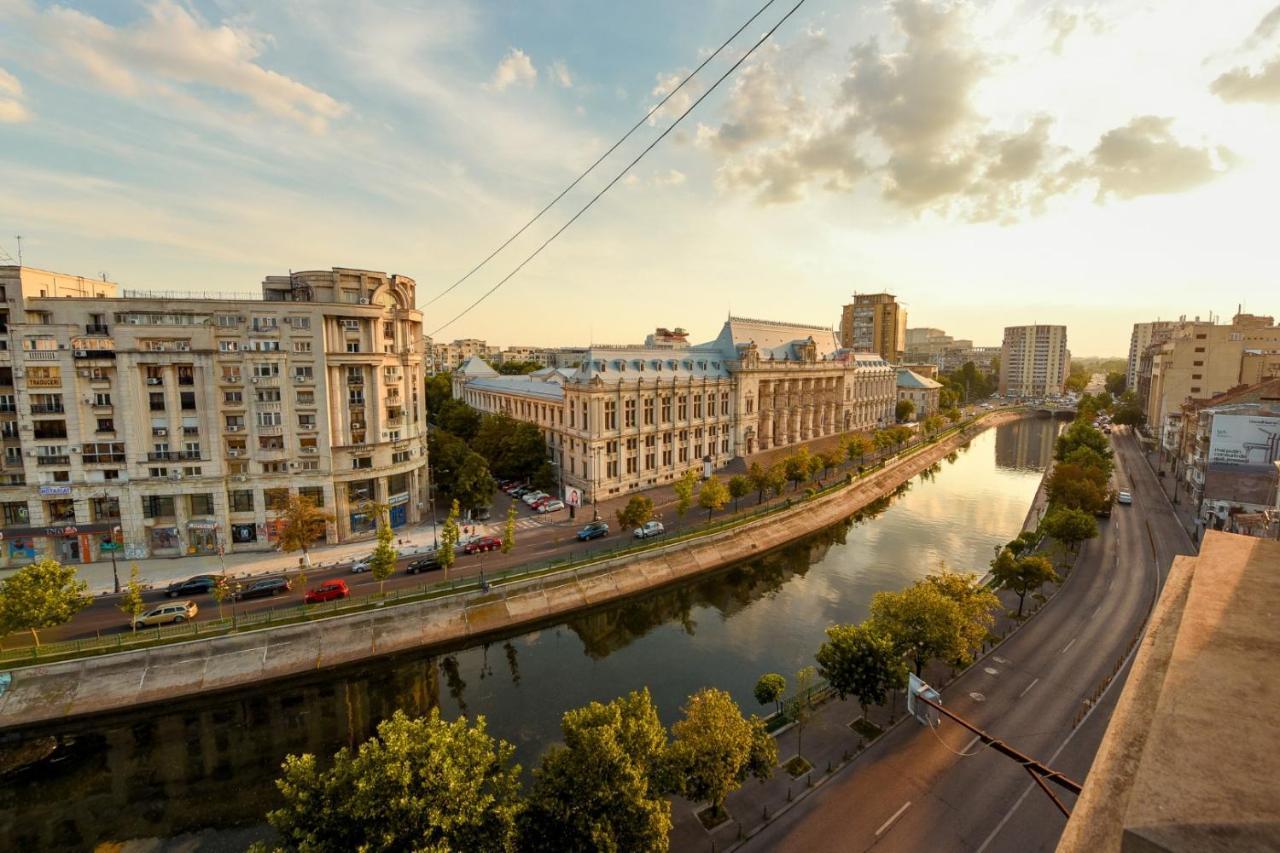 Baroque Splendor: Breathtaking Views & Design Apartment Букурещ Екстериор снимка